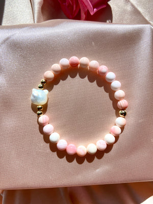 Pink Conch & Mother of Pearl Cat Bracelet